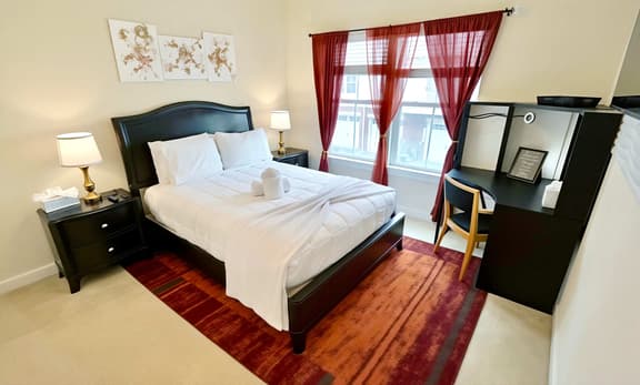 Parklands - Amber Room - Image 1